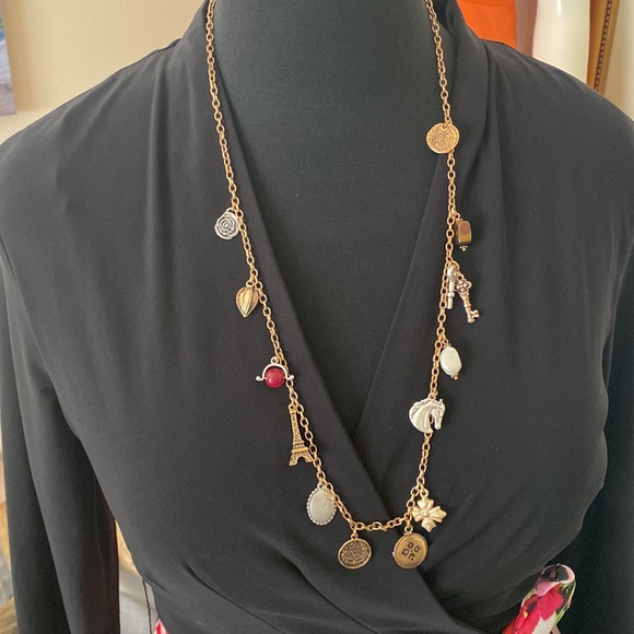 Around the wonderful world in a Patricia Nash, charm necklace 🌺 - Picture 4 of 10